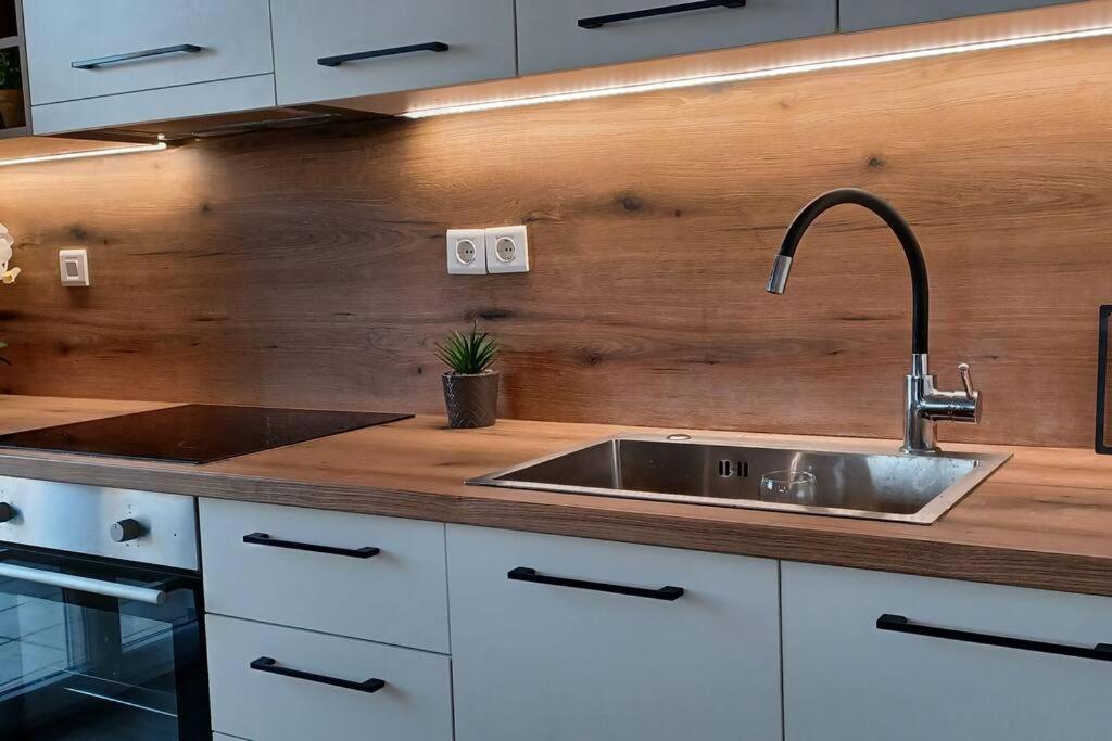 Mytilíni Seaview Luxury Apartment מראה חיצוני תמונה